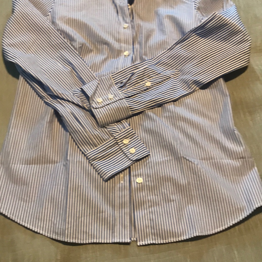 Formal blouse - Picture 2 of 3